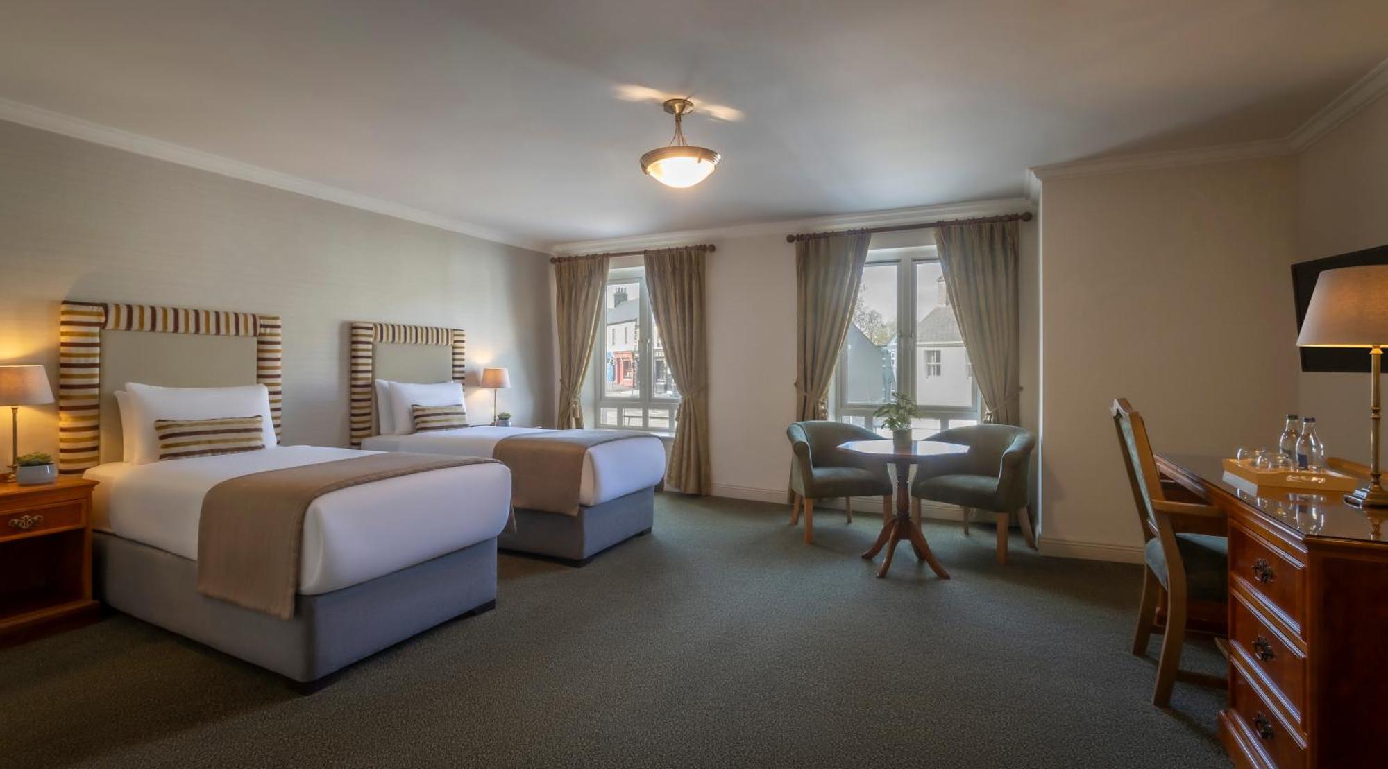Bracken Court Hotel Balbriggan ภายนอก รูปภาพ